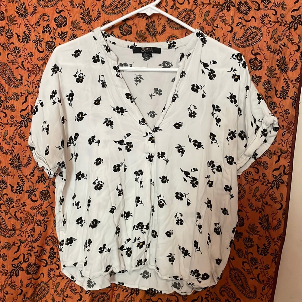 3 for $6 bundle and offer 😉 Crop top blouse